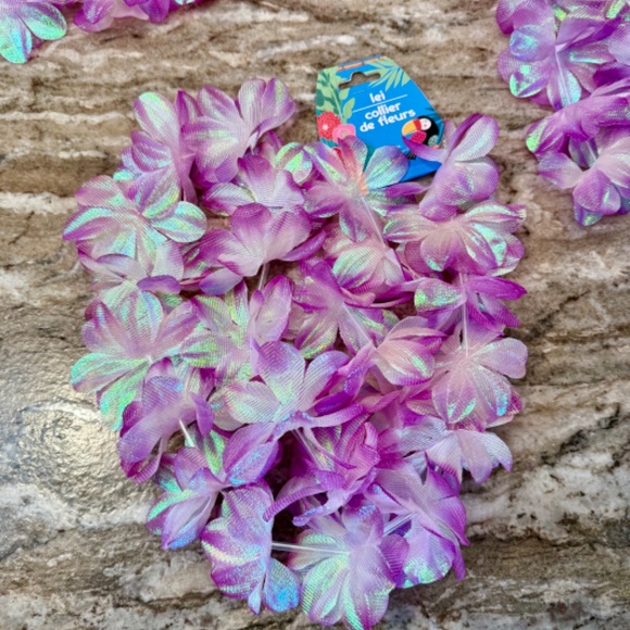 5 Purple Lavender Hawaiian Flower Lei Necklace Garland Tropical Beach Party NWT - Picture 3 of 5